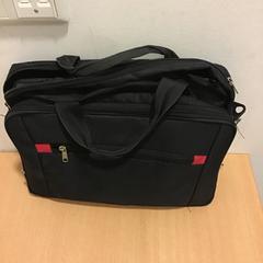 Laptop tas, zoals gemeld door Qbuzz U-OV met iLost
