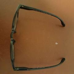 Lunette de vue noire, zoals gemeld door TCL met iLost