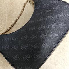 Taška - Handtas (Berisha), ako bolo nahlásené Regio Oost-Vlaanderen pomocou iLost