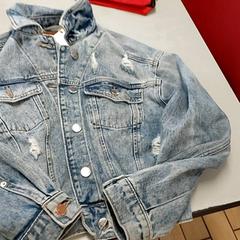 Kleding - Jas, a été signalé par Centraal magazijn utilisant iLost