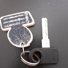 Kulcs, amint azt Qbuzz servicepunt  Emmen az iLost segítségével jelentette.