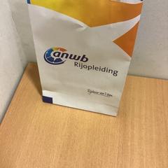 Poltsa, gisa salatu by Qbuzz U-OV iLost erabiliz