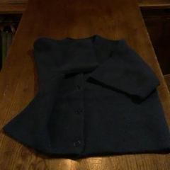 Suéter Blauw truitje, ha sido reportado por Café Leentje con iLost