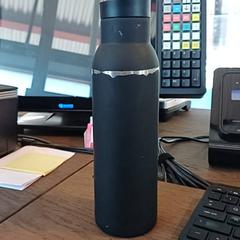 Trinkflasche zwart, gemeldet von Qbuzz GD Groningen HS über iLost