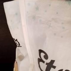 バッグ Tas met speelgoed en toiletbrilverkleiner がiLostで Beekse Bergen Resorts en Hotel によって報告されました