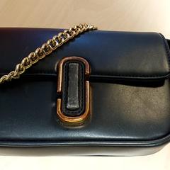 Bossa - Handtas Momodu, segons ha informat Regio Oost-Vlaanderen mitjançant iLost