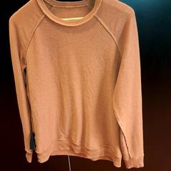 Camisa sweater, segons ha informat TivoliVredenburg mitjançant iLost