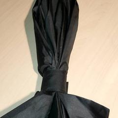 Parapluie zwart, a été signalé par Centraal magazijn utilisant iLost