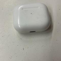 Bluetooth earphones case, as reported by HTM using iLost