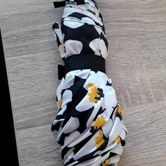 Ombrello, come riportato da EBS Tramplein utilizzando iLost