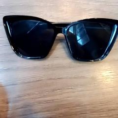 Gafas de sol, segundo informou Leonardo Royal Hotel Amsterdam usando iLost