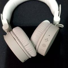 ヘッドホン がiLostで allGo Almere によって報告されました