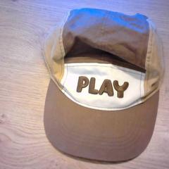 Casquette bruin, a été signalé par Bobbejaanland utilisant iLost