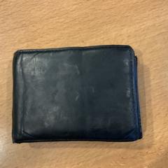 Cartera Dooley of Rozmann, segons ha informat Gemeente Amsterdam mitjançant iLost