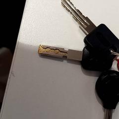 Llaves, ha sido reportado por allGo Almere con iLost