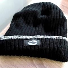 Beanie, como reportado por EBS Tramplein utilizando o iLost