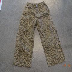 Kalhoty leopaard patroon, jak nahlášeno Gemeente Leopoldsburg pomocí iLost
