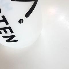 Láhev na pití, jak nahlášeno Beeld & Geluid Hilversum pomocí iLost