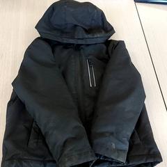 의류 - Jas zwart, iLost를 사용하여 Centraal magazijn에 보고됨