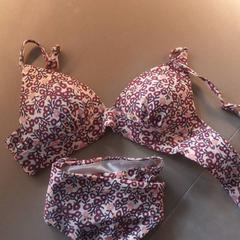 Bikini bloemetjes print, as reported by Inntel Hotels Den Haag Marina Beach using iLost