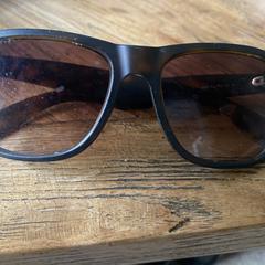 Rayban zonnebril, as reported to iLost