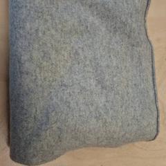 Šátek, jak nahlášeno IKEA Lyon Grand Parilly pomocí iLost