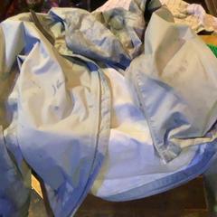 Bunda Groen, grijs, jak nahlášeno Café Leentje pomocí iLost