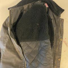 ジャケット Zara 98cm がiLostで Artis によって報告されました