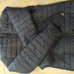 Jas (donkerblauw), zoals gemeld door Stad Hasselt met iLost