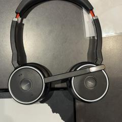 Hodetelefoner, som rapportert av Pathé Nijmegen ved bruk av iLost