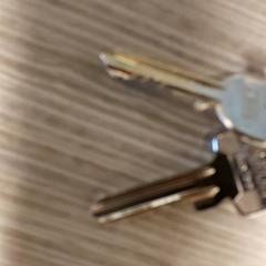 Keys, as reported by Regio Antwerpen - Brussel using iLost