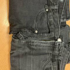 Pantalons, segons ha informat Sheraton Brussels Airport Hotel mitjançant iLost