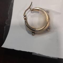 Oorringetje, ako bolo nahlásené Internationaal Theater Amsterdam pomocou iLost