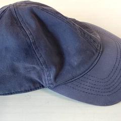 Kleding - Pet blauw, zoals gemeld door Centraal magazijn met iLost