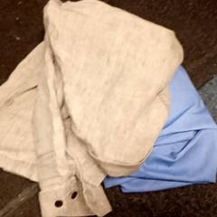 Diverse kleding, segundo informou Mövenpick Hotel Amsterdam City Centre usando iLost