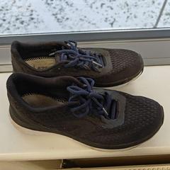 İLost kullanarak Centraal magazijn tarafından bildirildiği gibi Ayakkabı zwart, witte zool