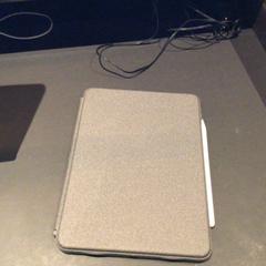 Ipad, segons ha informat Van der Valk Hotel Amsterdam Zuidas mitjançant iLost