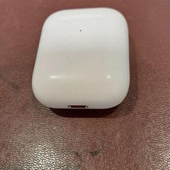 حافظة airpods blanc، كما تم الإبلاغ عنه بواسطة TCL عبر iLost