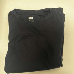 Tシャツ がiLostで IKEA Praha – Černý Most によって報告されました