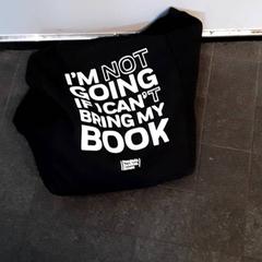 Bossa Zwart met opdruk, segons ha informat EBS Tramplein mitjançant iLost