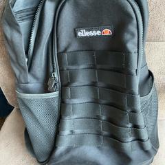 Zwarte rugzak an iLost gemeldet