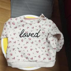 Camisola com capuz, como reportado por IKEA Brno utilizando o iLost