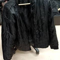 Jaqueta Zwart, segons ha informat Qbuzz GD Groningen Peizerweg mitjançant iLost