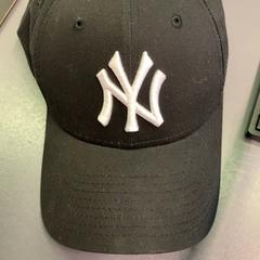 Cap, as reported by Eindhoven Airport using iLost