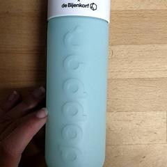 زجاجة ماء & دوبر Licht blauw، كما تم الإبلاغ عنه بواسطة IKEA Amersfoort عبر iLost