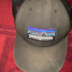 야구모자 & 명음 patagonia, iLost를 사용하여 Pathé Tuschinski에 보고됨