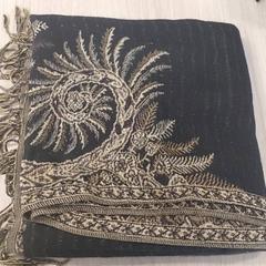 Kleding - Sjaal, amint azt Centraal magazijn az iLost segítségével jelentette.