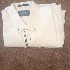Camisas, ha sido reportado por Van der Valk Hotel Apeldoorn - De Cantharel con iLost