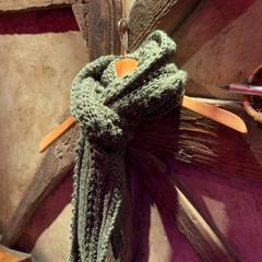 스카프 Green, iLost를 사용하여 Club Nyx/Exit Café에 보고됨