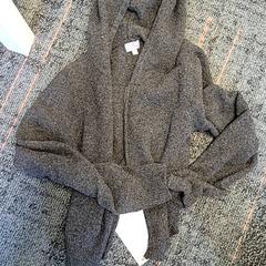 Veste Grijs, come riportato da Connexxion Haarlem IJmond utilizzando iLost